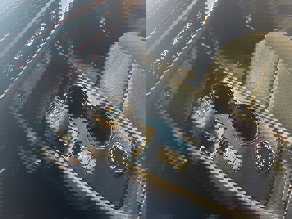 Used 2024 Nissan Rogue SV image 24