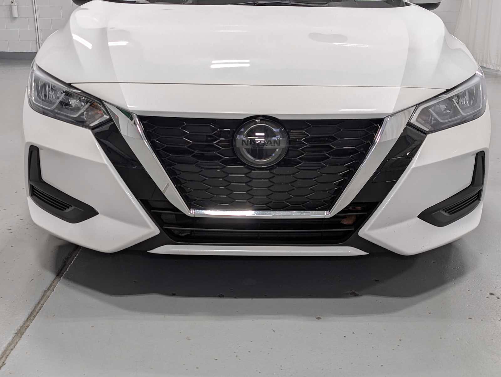 Used 2022 Nissan Sentra SV w/ SV Premium Package image 2