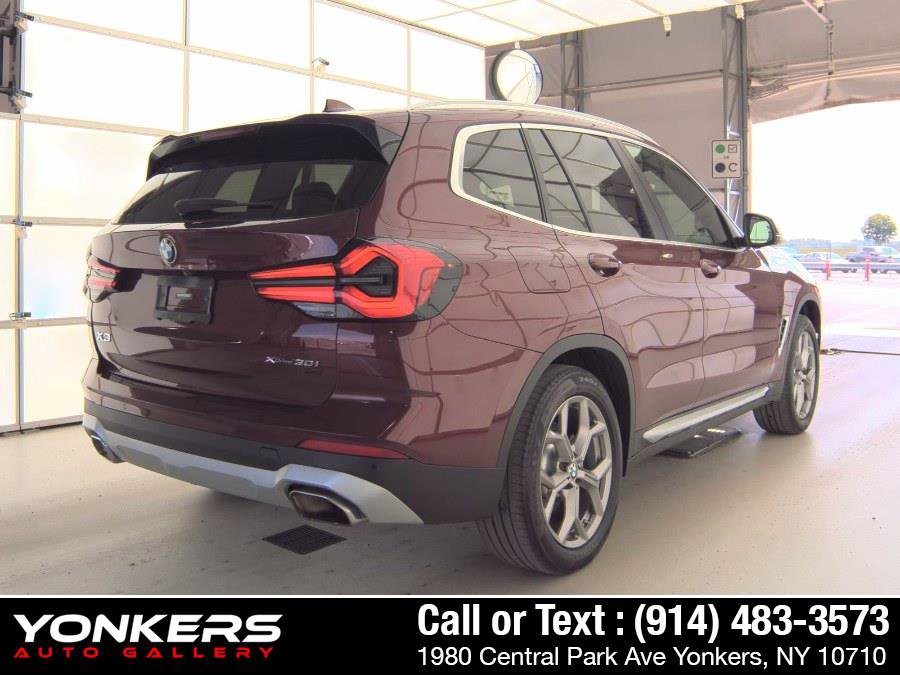 Used 2022 BMW X3 xDrive30i w/ Convenience Package AWD/4WD image 3