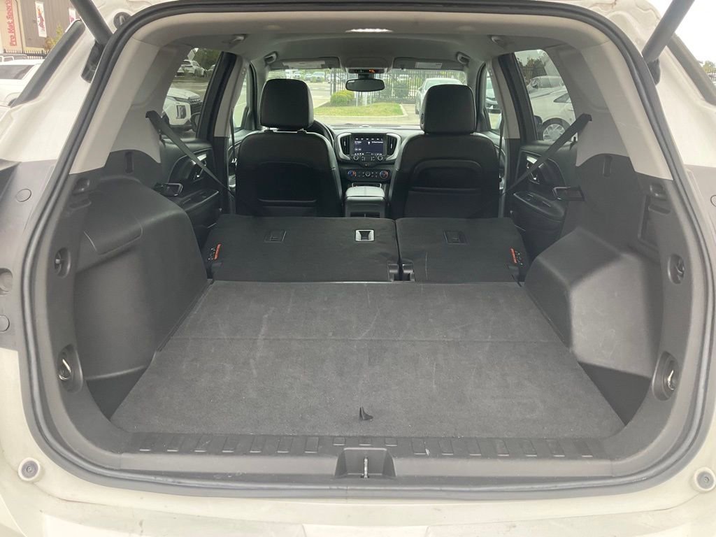 Used 2024 GMC Terrain SLT image 33
