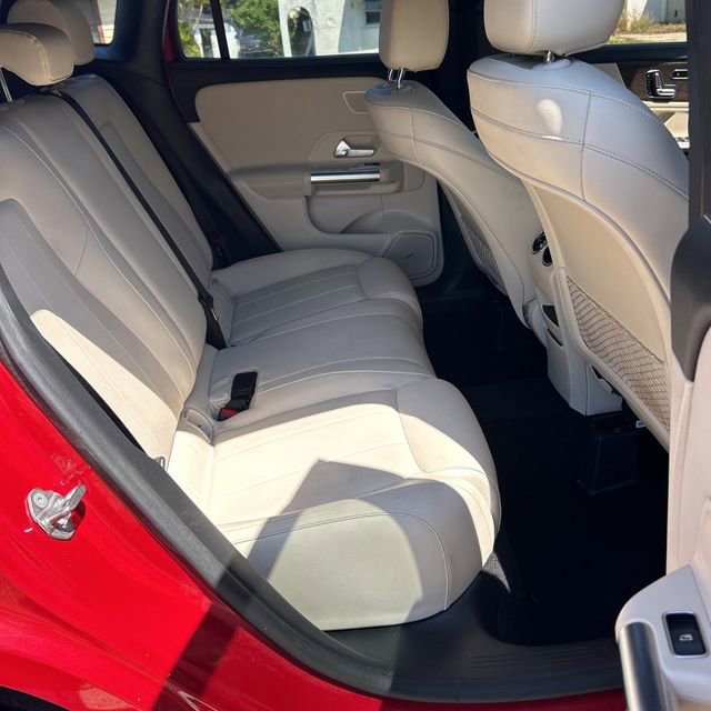 Used 2021 Mercedes-Benz GLA 250 w/ Premium Package image 14