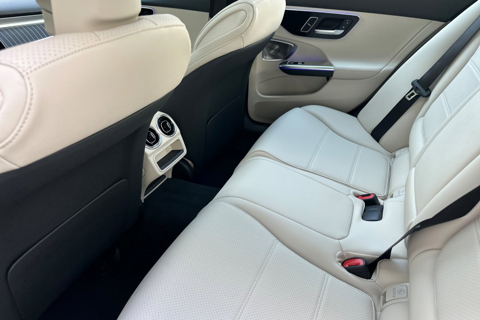 New 2025 Mercedes-Benz C 300 Sedan image 12