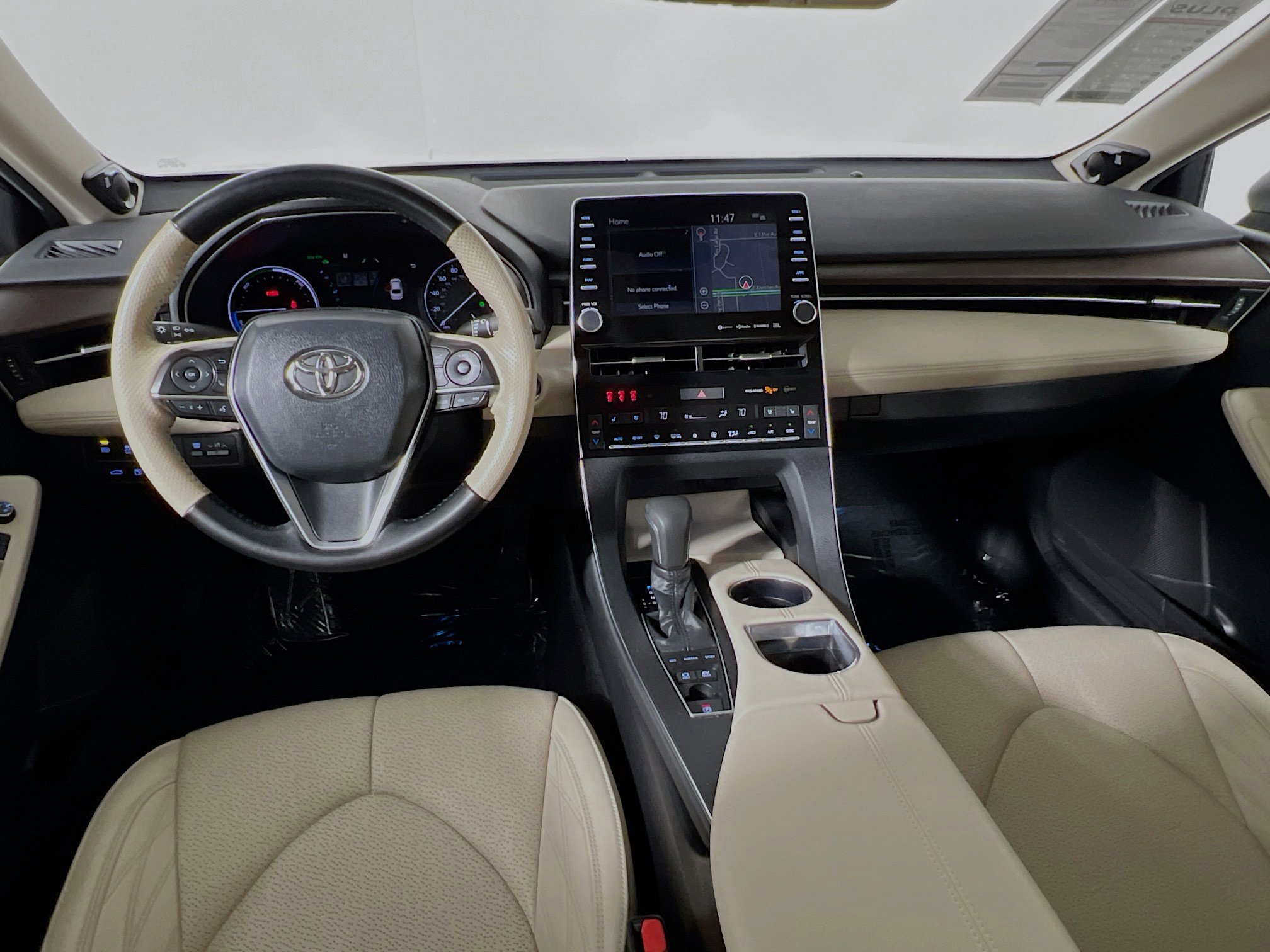 Used 2019 Toyota Avalon Limited image 30