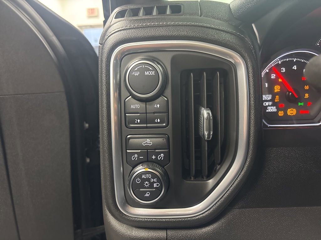 Used 2020 Chevrolet Silverado 1500 LT w/ Texas Edition image 13