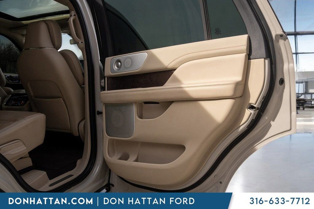 Used 2020 Lincoln Navigator Reserve w/ Luxury Package image 27