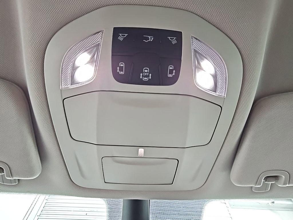 Used 2023 Chrysler Pacifica Touring-L image 20