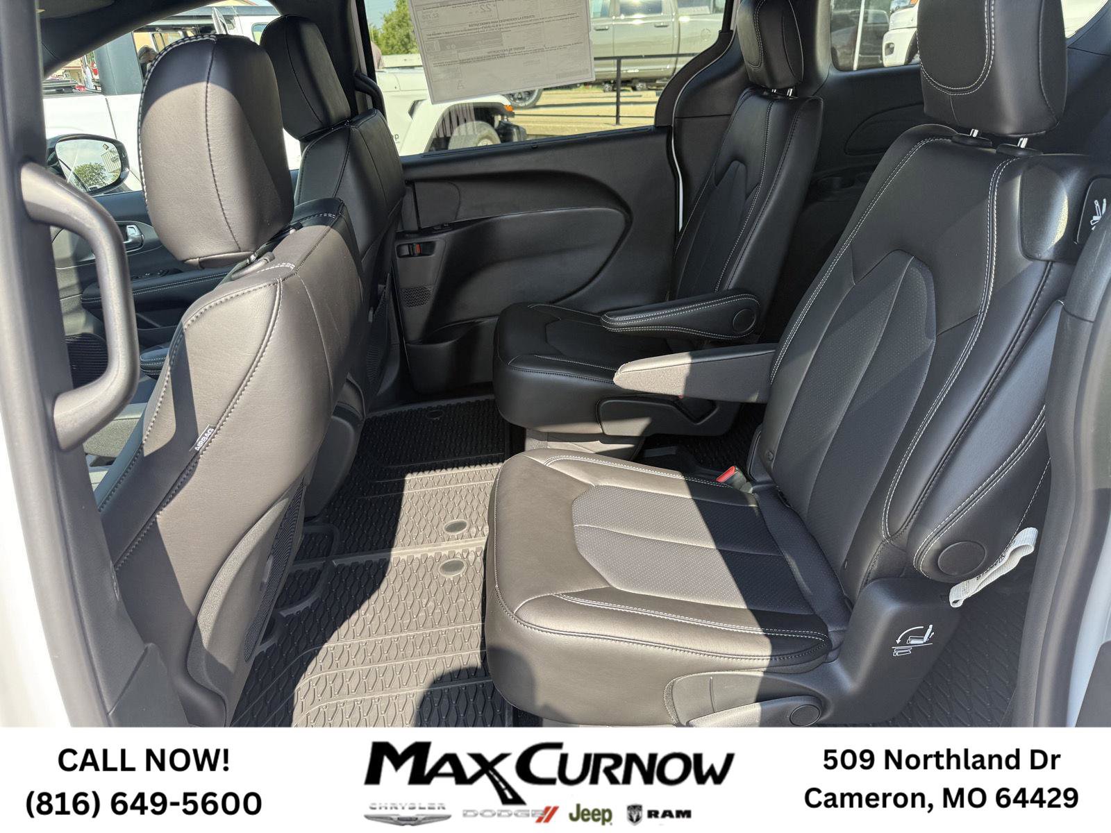 New 2026 Chrysler Voyager LX image 30