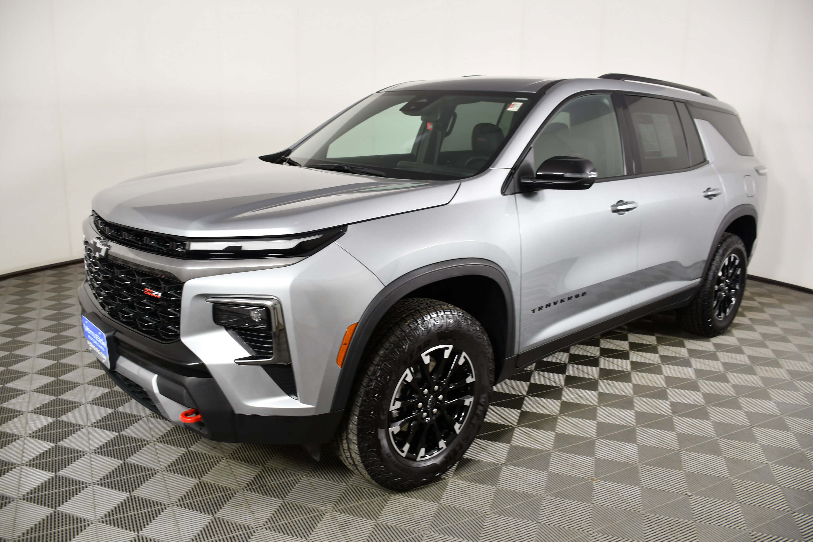 Used 2025 Chevrolet Traverse Z71 image 10