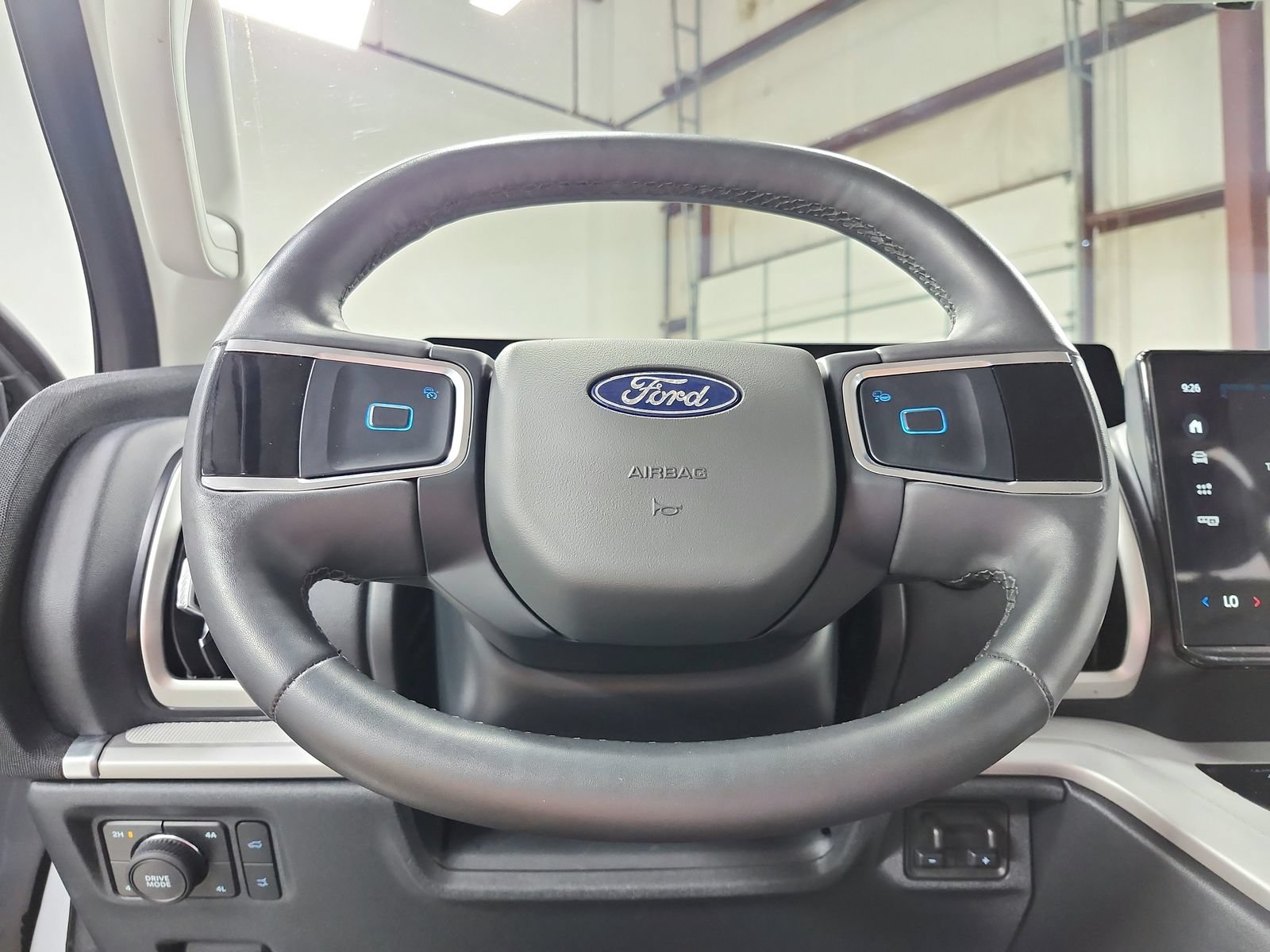 Used 2025 Ford Expedition Active AWD/4WD image 26