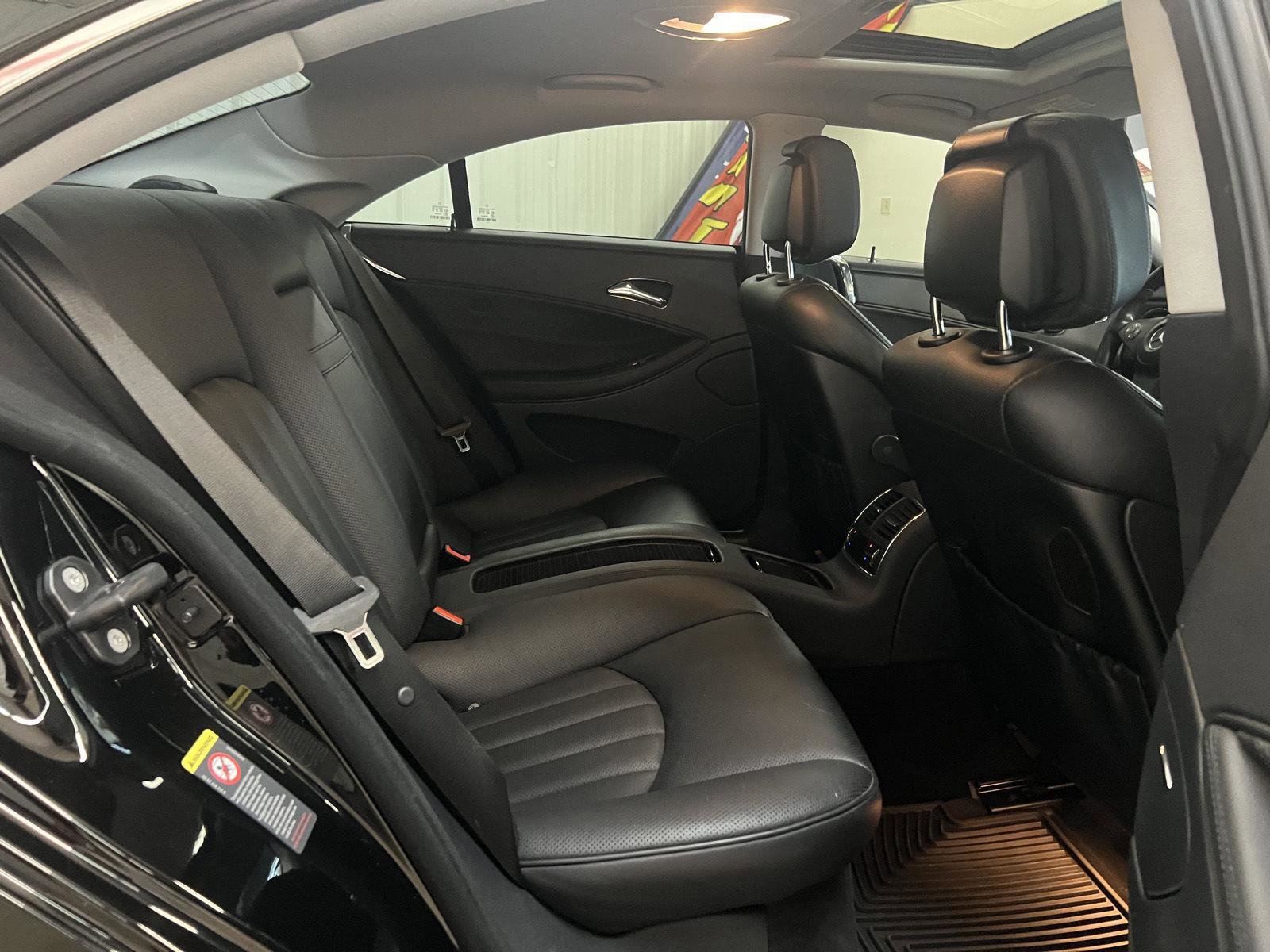 Used 2011 Mercedes-Benz CLS 550 image 30