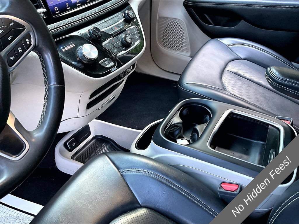 Used 2023 Chrysler Pacifica Touring-L FWD image 12