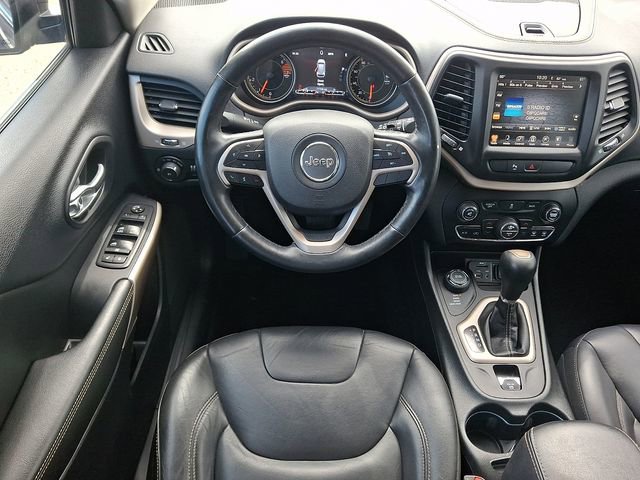 Used 2018 Jeep Cherokee Limited AWD/4WD image 13