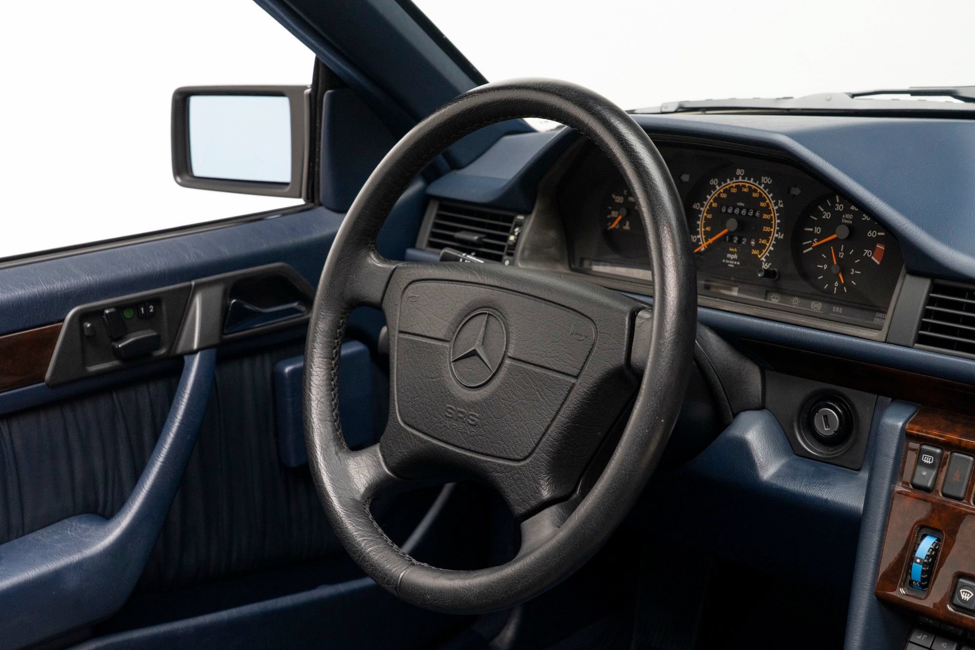 Used 1995 Mercedes-Benz E 320 Convertible image 55