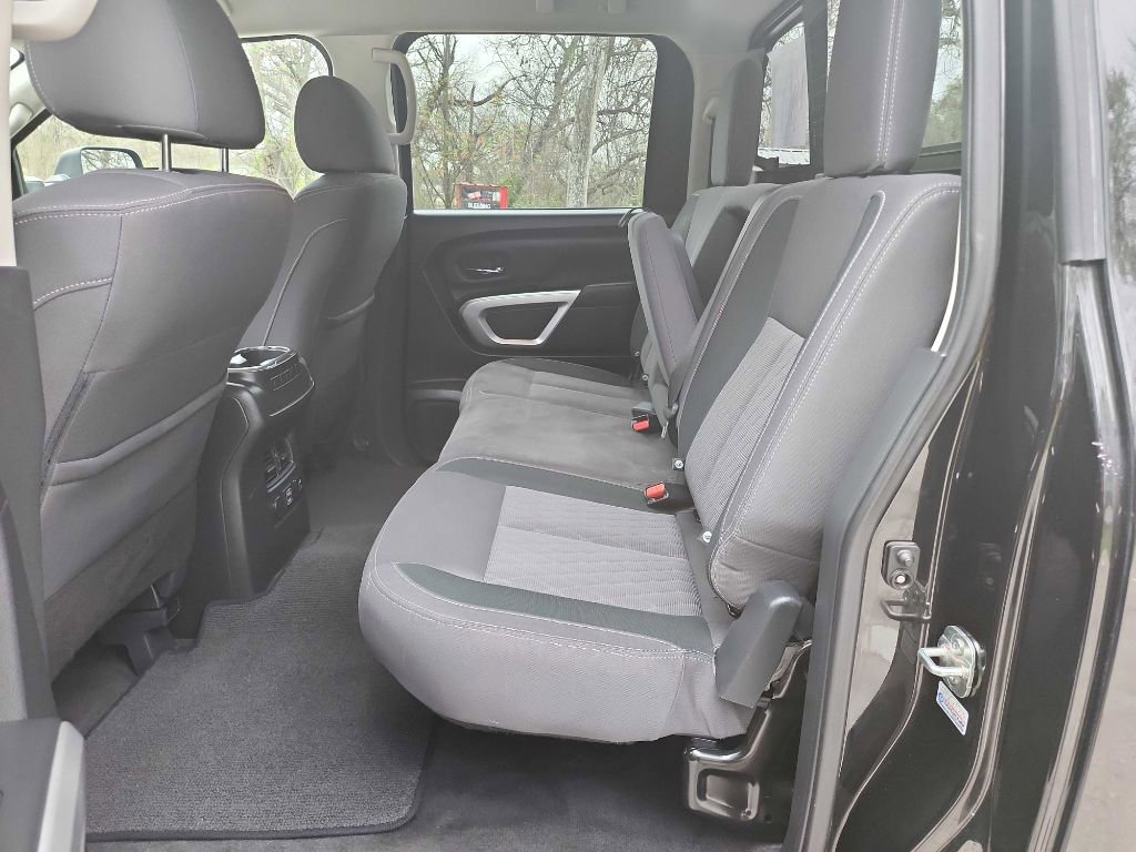 Used 2021 Nissan Titan SV w/ SV Convenience Package image 35