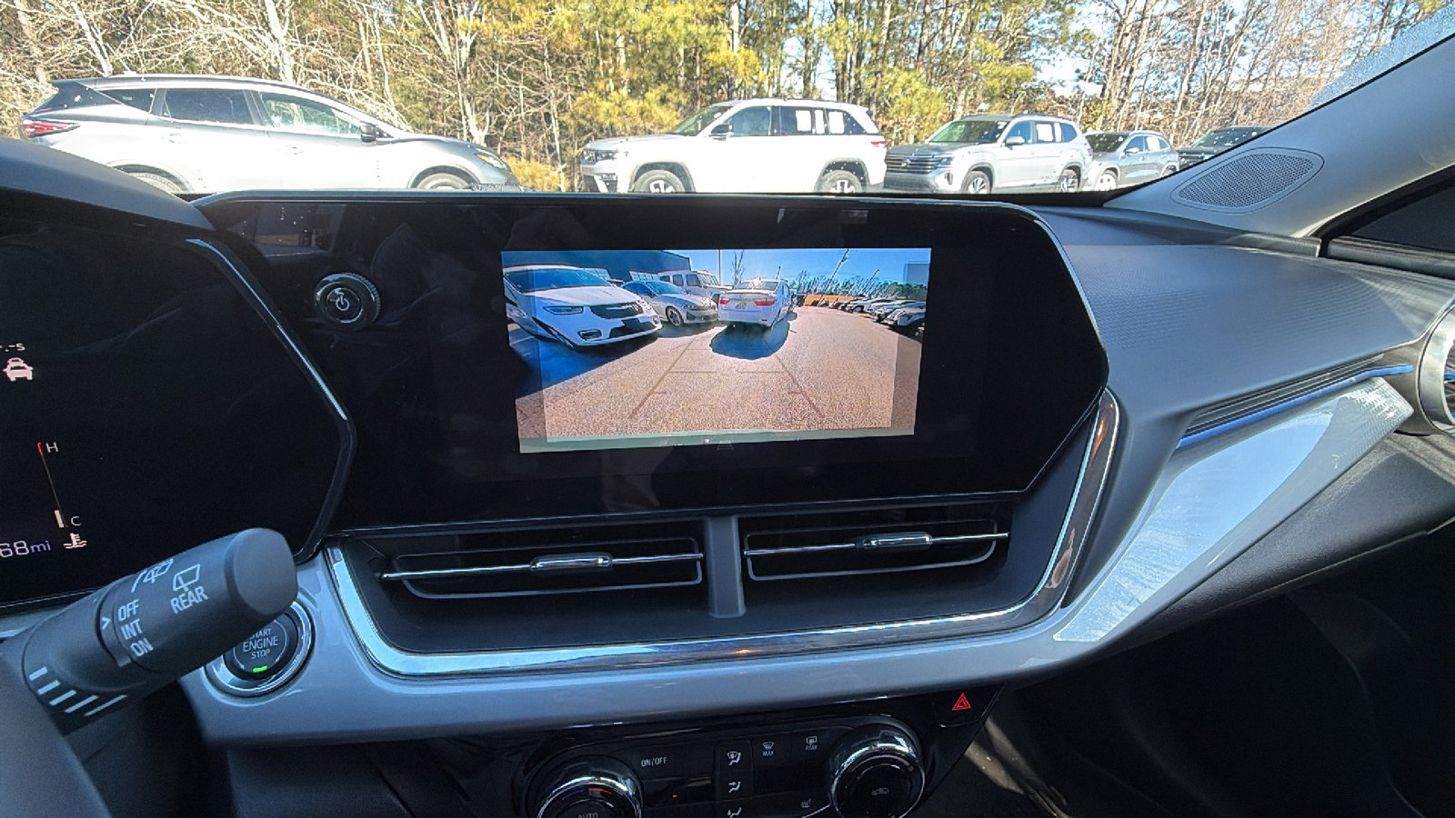 Used 2025 Chevrolet Trax LT w/ Driver Confidence Package image 31