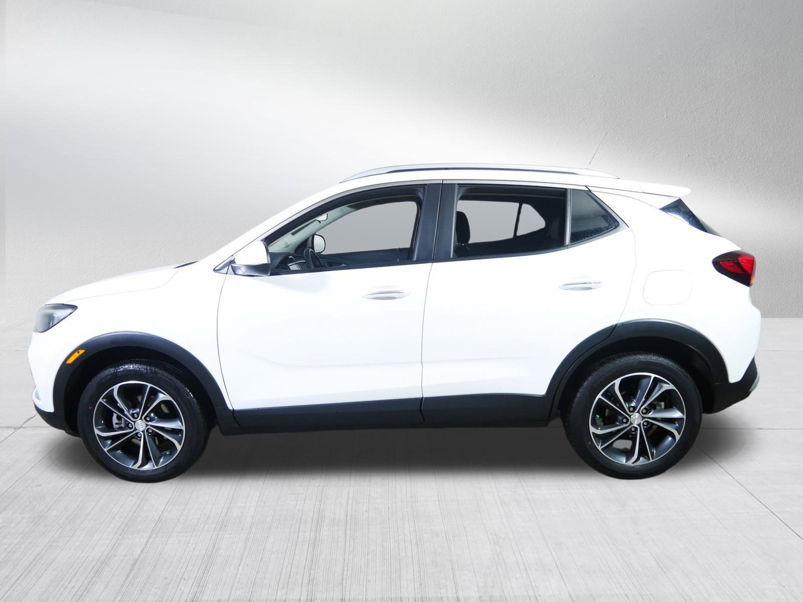 Certified 2022 Buick Encore GX Select w/ Safety Package II image 4