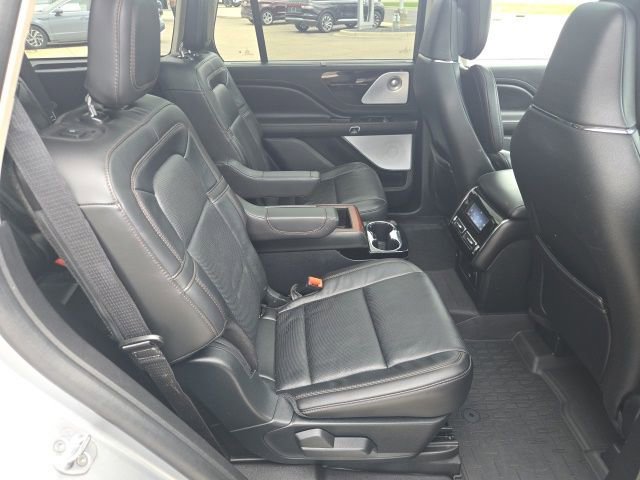 Used 2023 Lincoln Aviator Reserve w/ Equipment Group 201A image 26