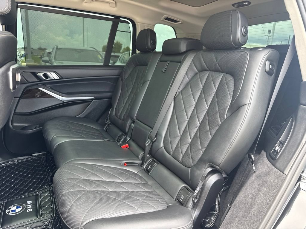 Used 2024 BMW X7 xDrive40i w/ Premium Package AWD/4WD image 23