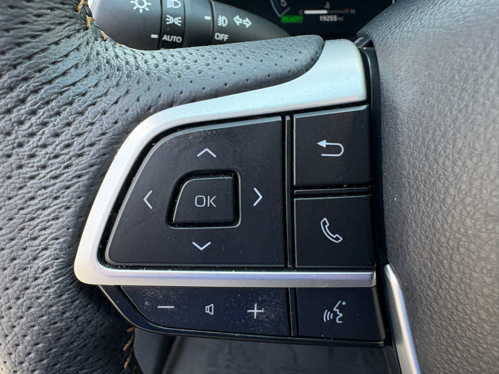 Used 2025 Toyota Sienna XLE Woodland Edition AWD/4WD image 13