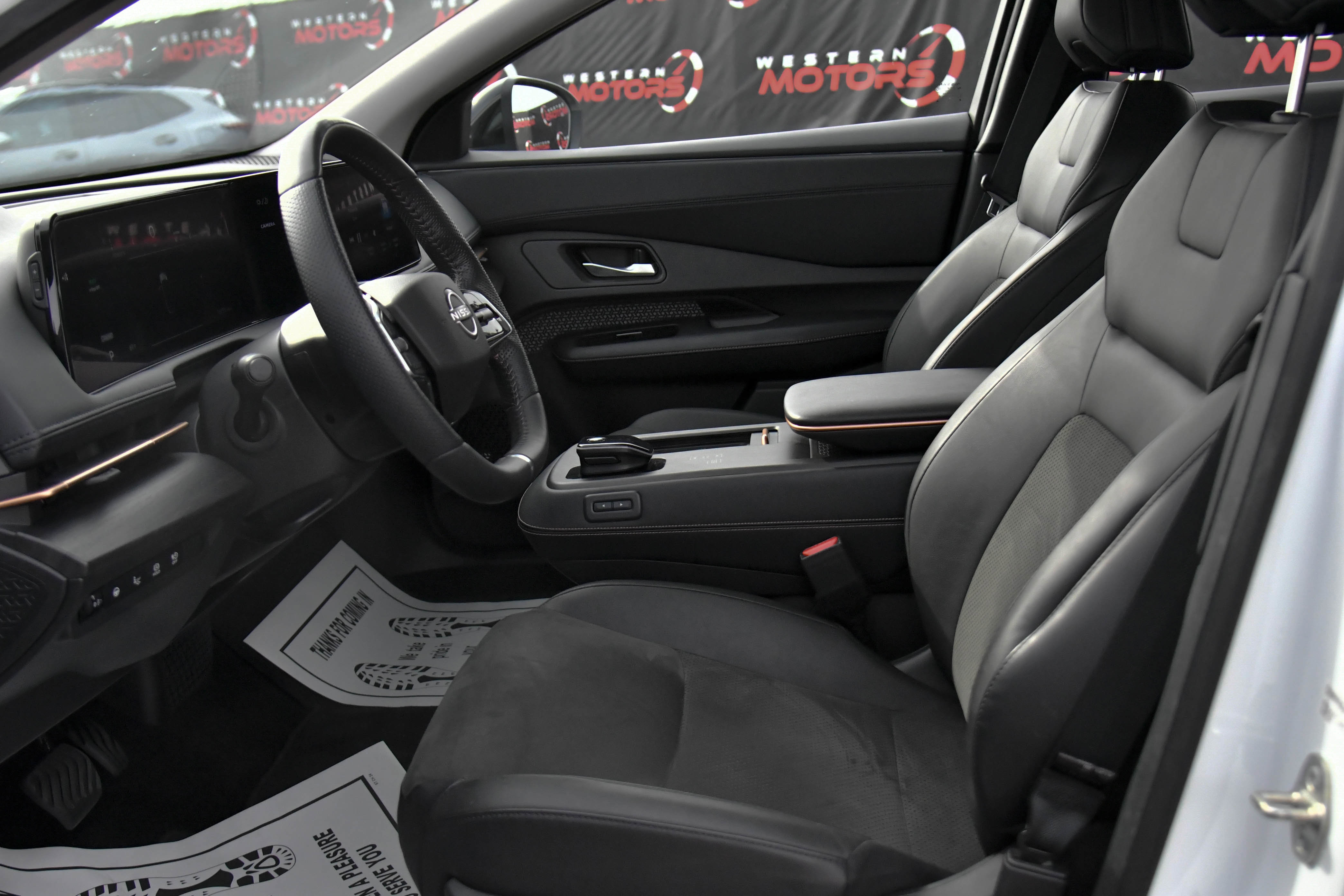 Used 2024 Nissan Ariya FWD image 17