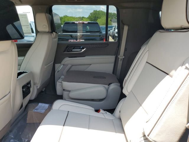 New 2026 GMC Yukon XL Denali w/ Denali Reserve Package AWD/4WD image 11