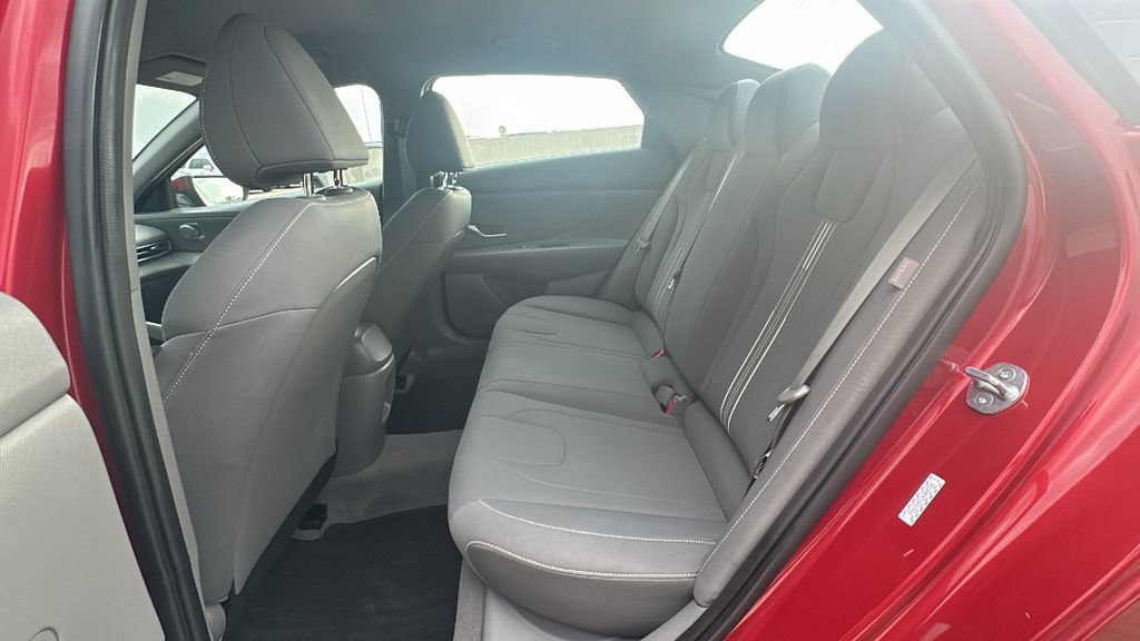 Certified 2024 Hyundai Elantra SEL FWD image 32