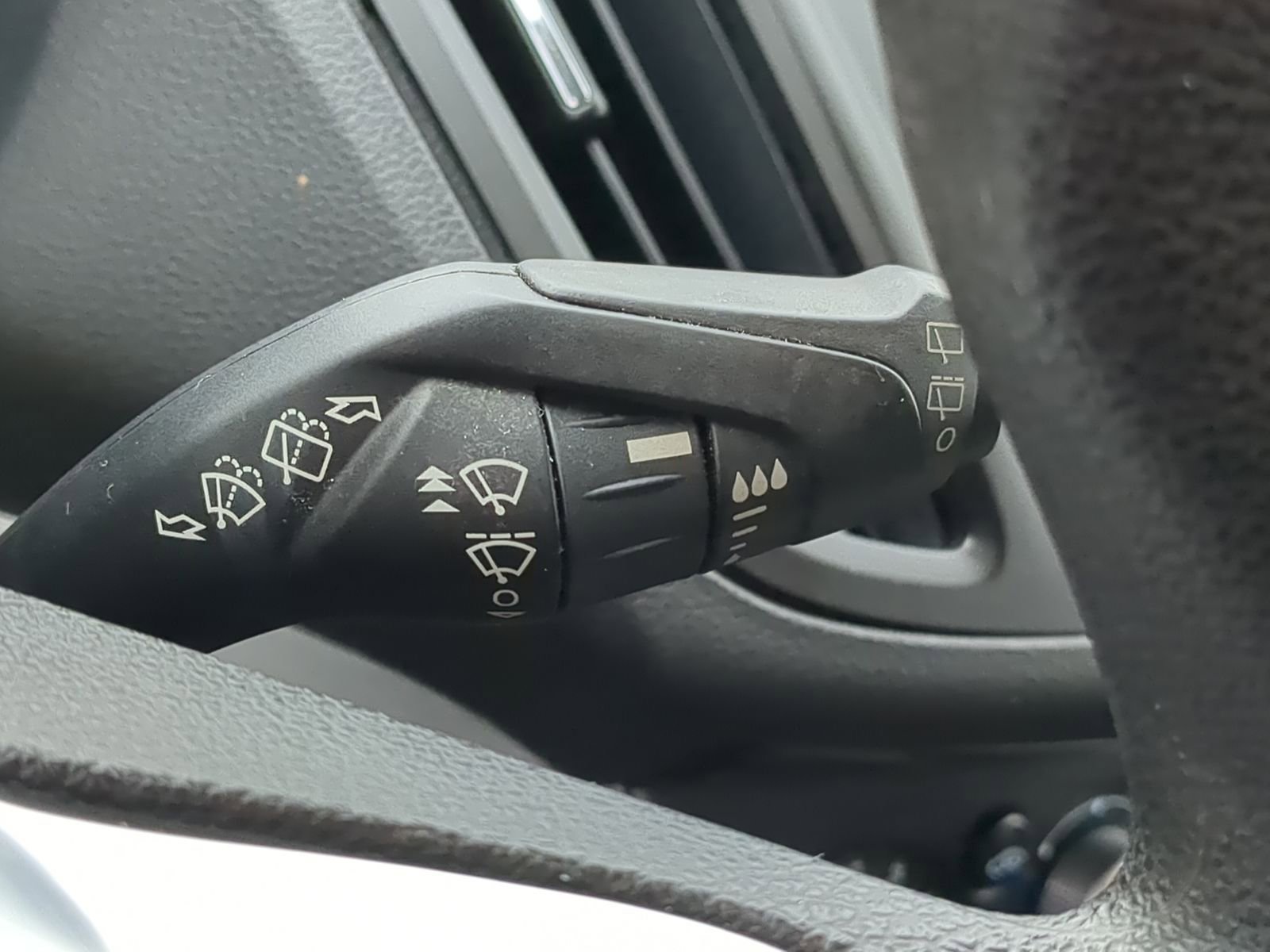 Used 2016 Ford Escape SE image 27