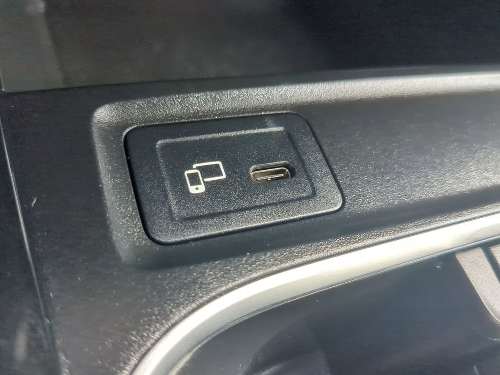 Certified 2021 Mercedes-Benz GLB 250 w/ Premium Package image 9