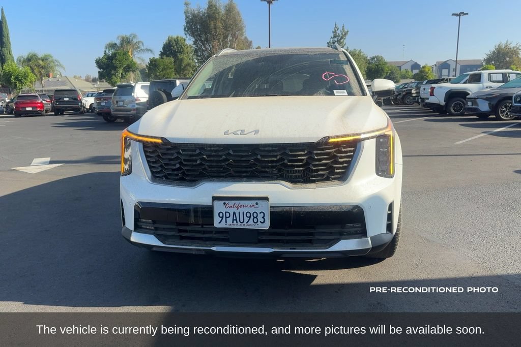 Used 2025 Kia Sorento EX w/ EX Panoramic Sunroof Package FWD image 2