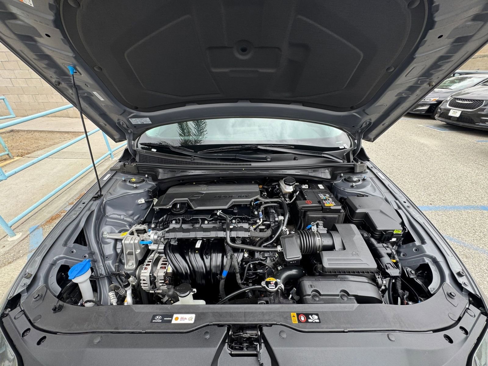 Used 2025 Hyundai Elantra Limited FWD image 35