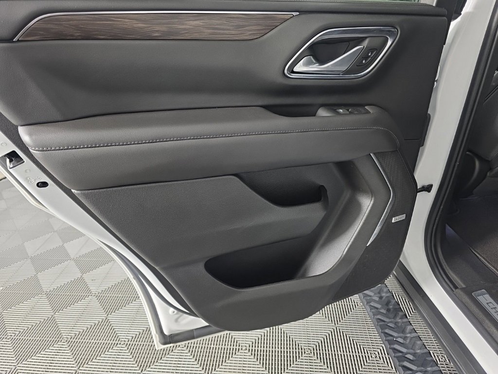 Used 2023 Chevrolet Tahoe Z71 w/ Luxury Package image 31