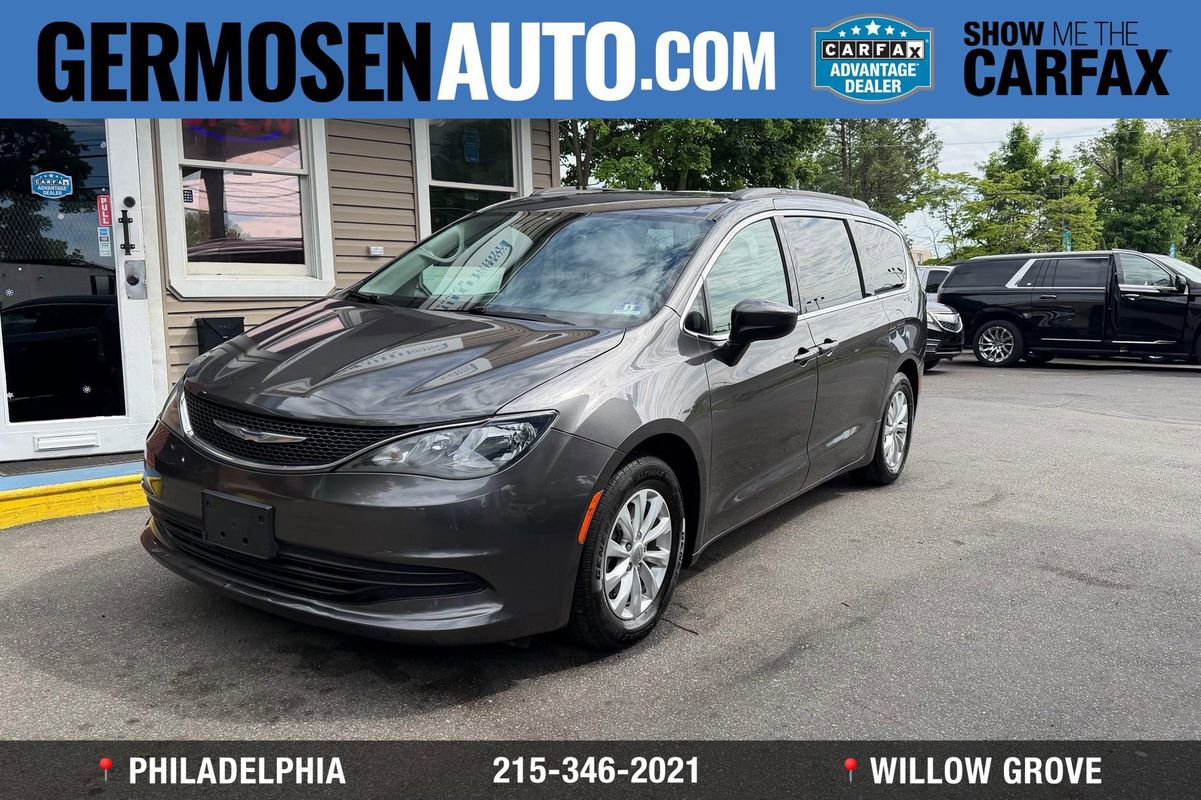 Used 2017 Chrysler Pacifica Touring w/ Tire & Wheel Group