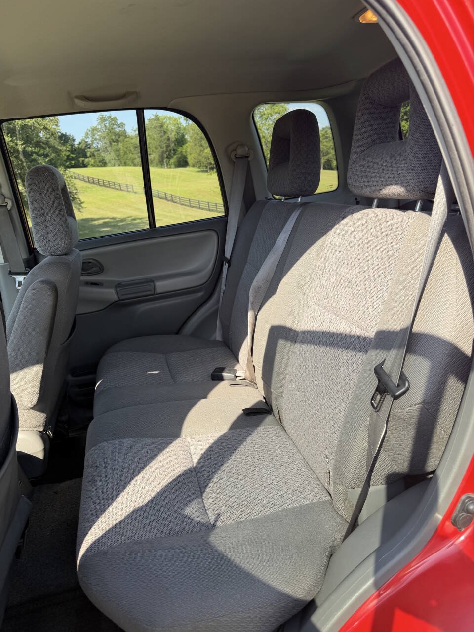 Used 2003 Chevrolet Tracker 2WD w/ Preferred Equipment Group image 28