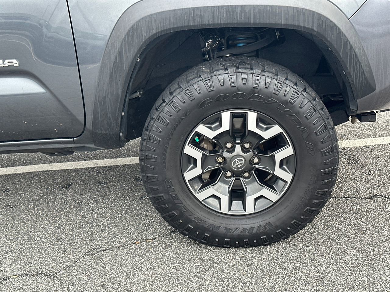 Used 2020 Toyota Tacoma TRD Off-Road image 12