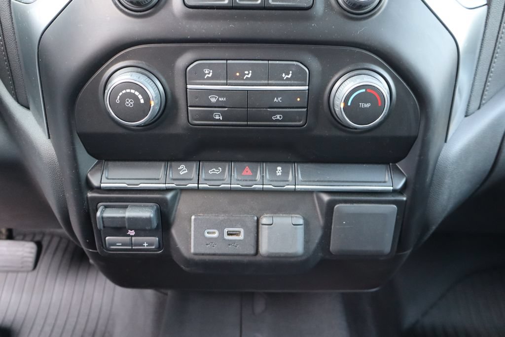 Used 2023 Chevrolet Silverado 3500 LT AWD/4WD image 9
