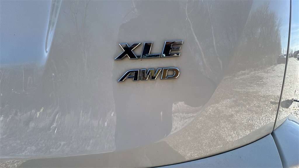 Used 2017 Toyota RAV4 XLE w/ Cargo Management Package image 25