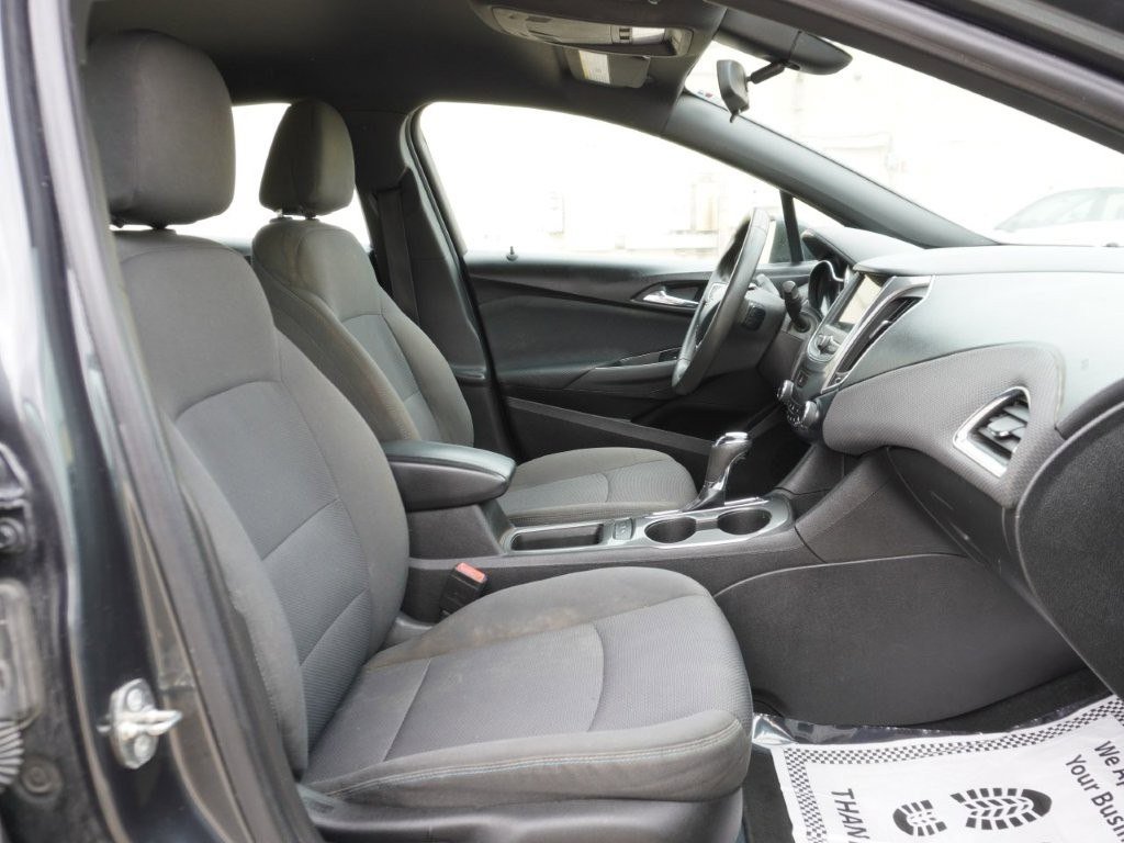Used 2019 Chevrolet Cruze LT w/ Convenience Package image 6