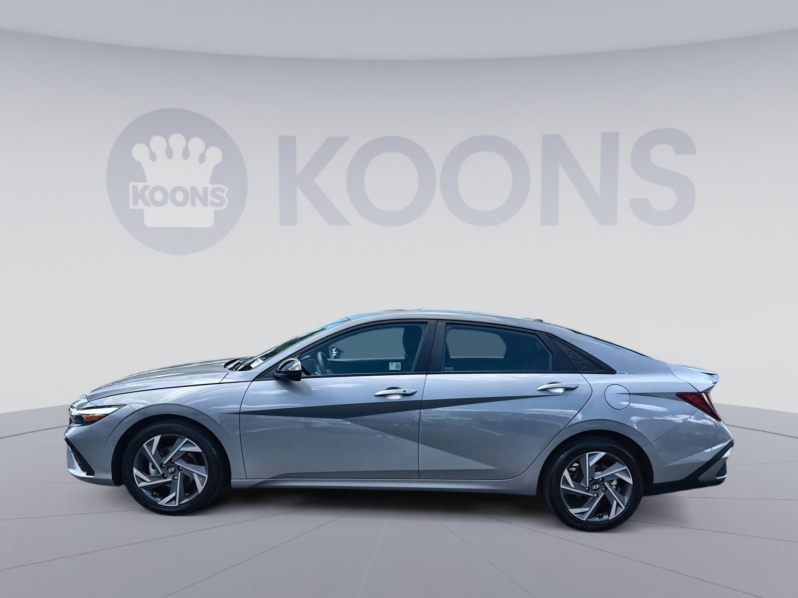Certified 2025 Hyundai Elantra Sport FWD image 2