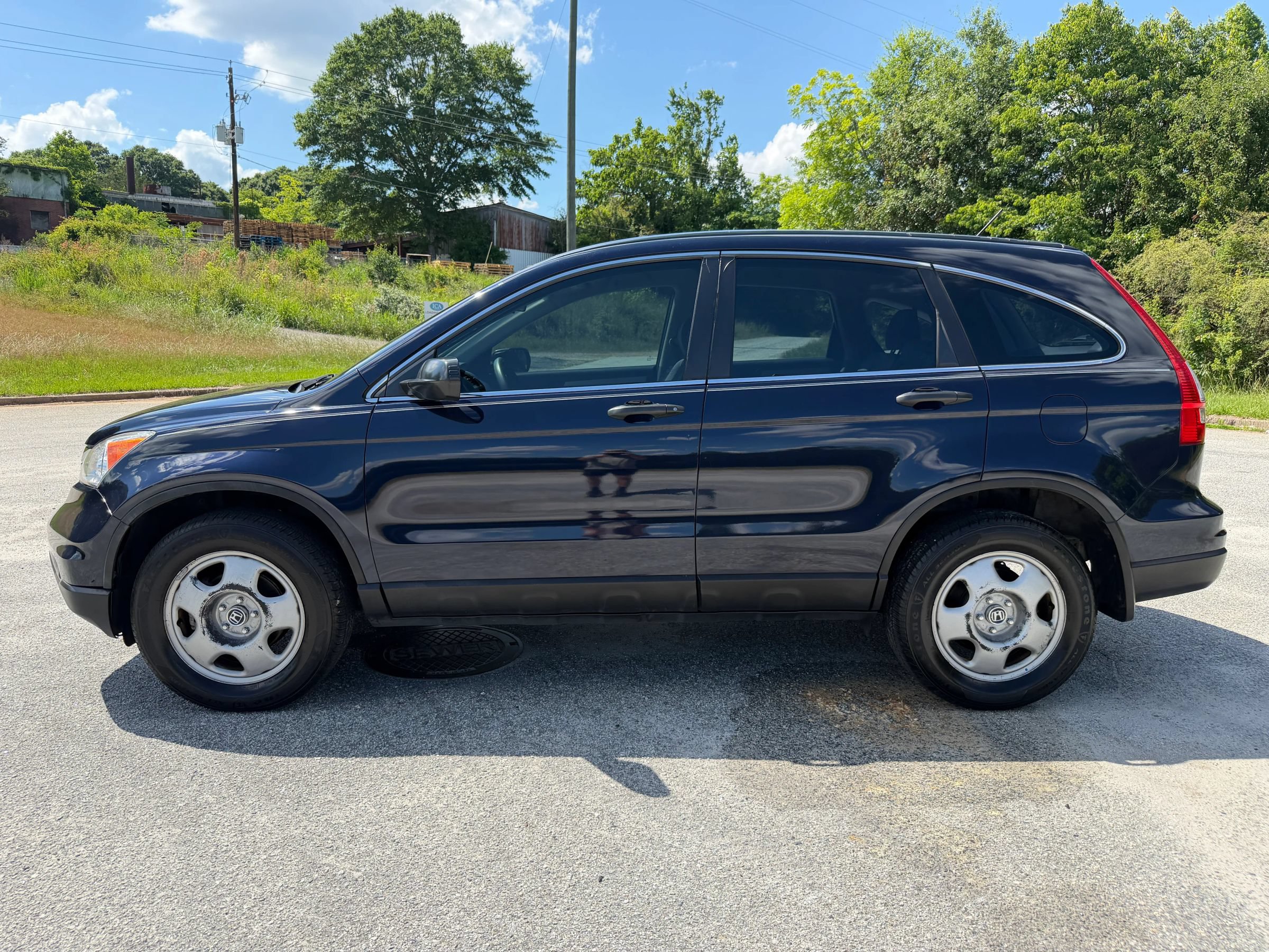 Used 2011 Honda CR-V LX image 2