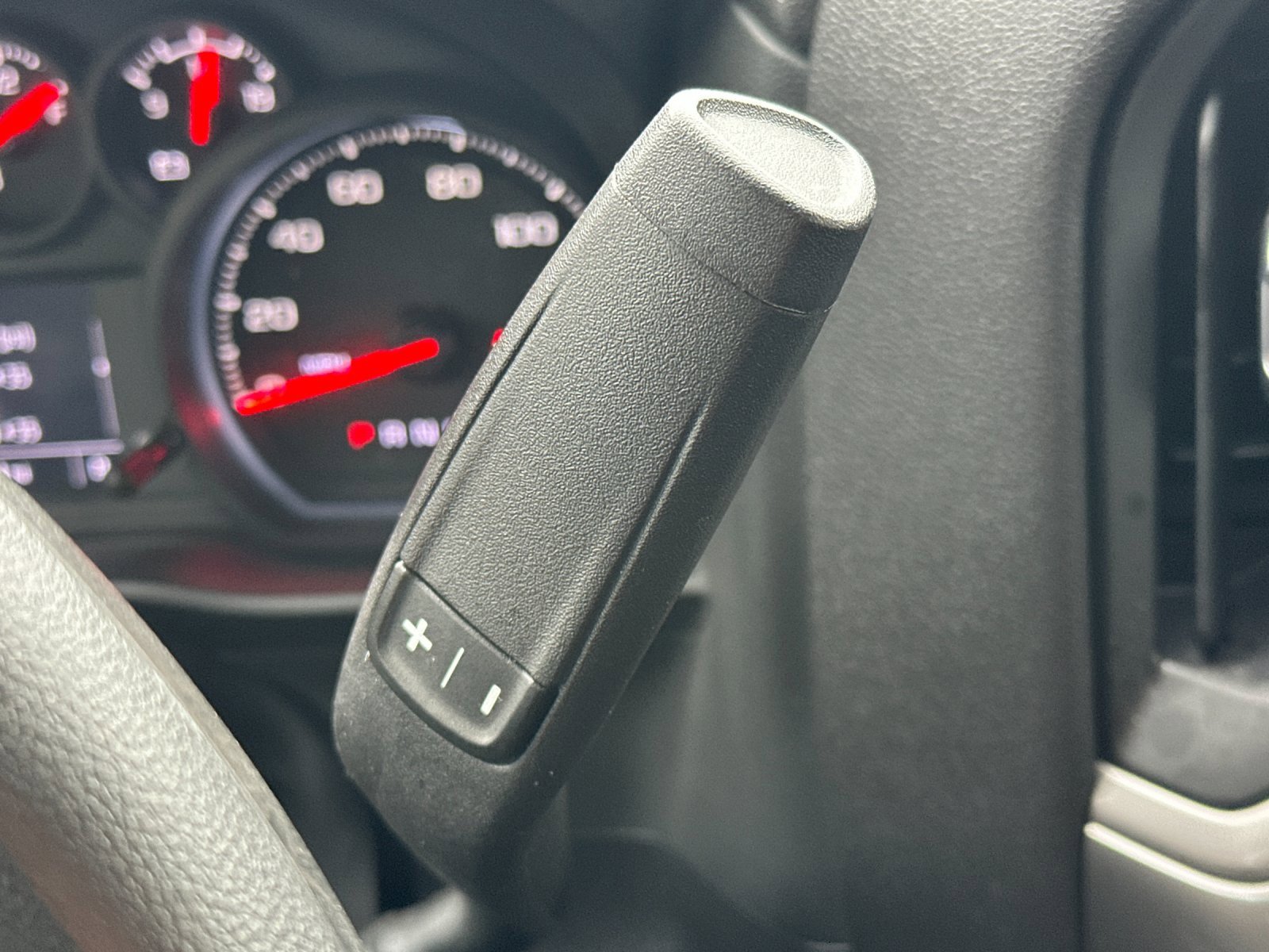 Used 2025 Chevrolet Silverado 1500 Custom image 23