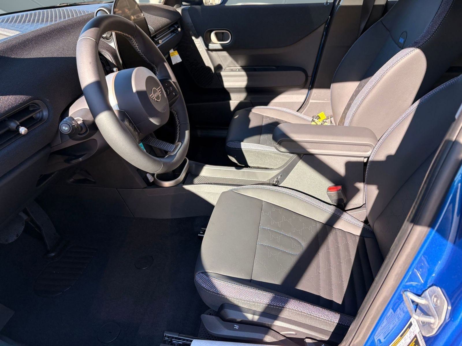 New 2026 MINI Cooper 4-Door Hardtop image 5