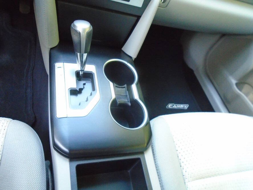 Used 2014 Toyota Camry FWD image 13