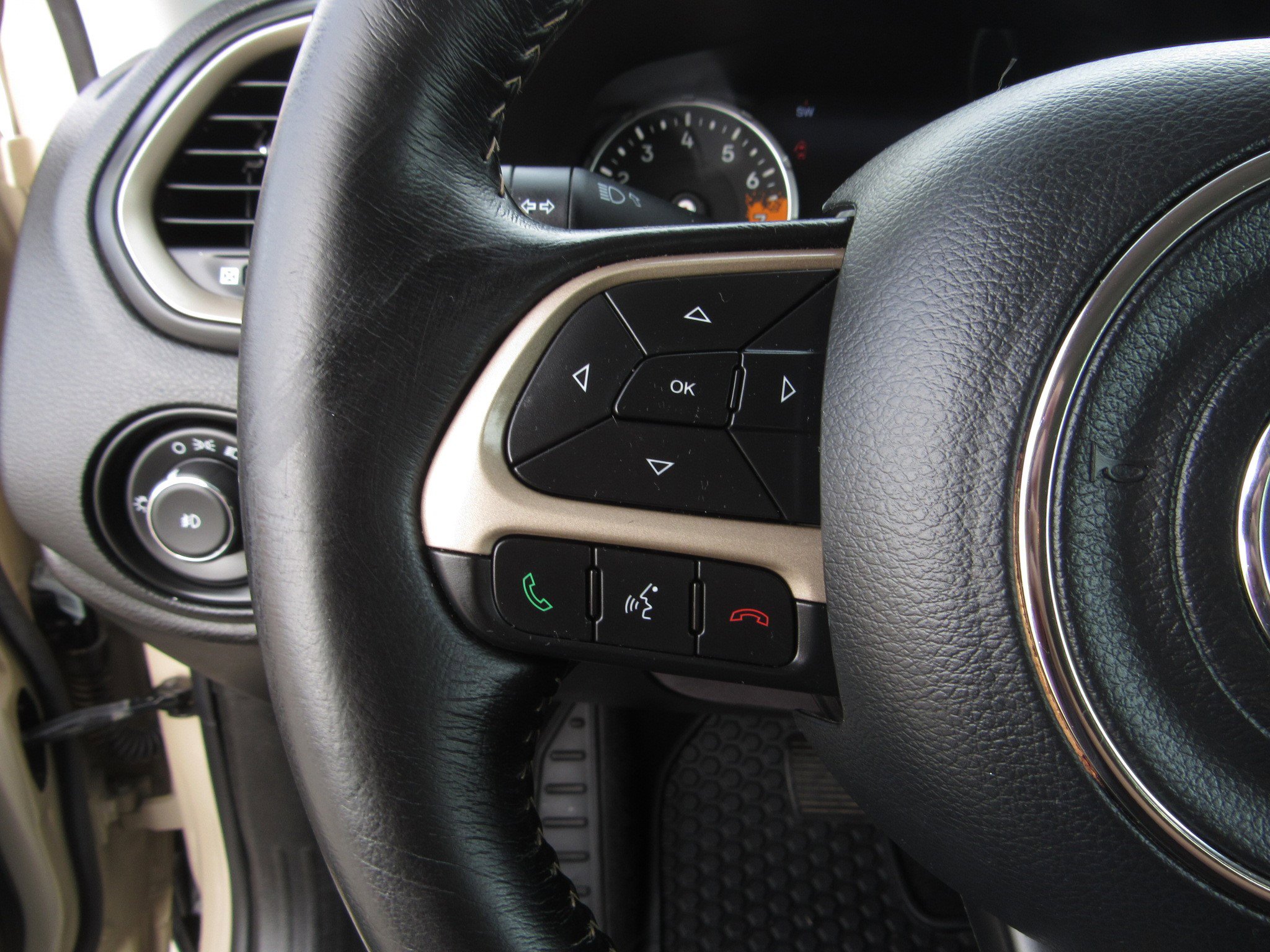 Used 2017 Jeep Renegade Trailhawk image 24