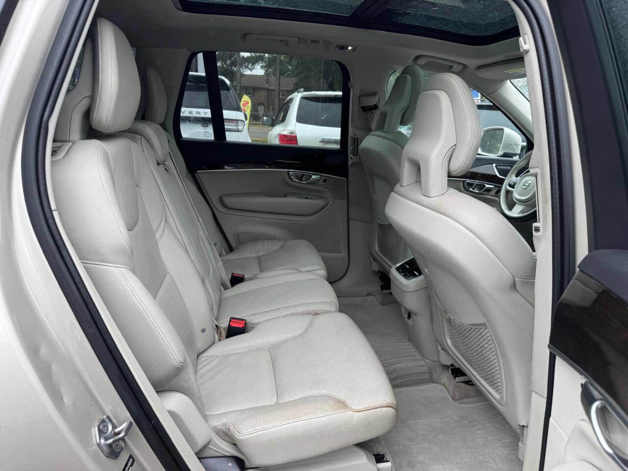 Used 2016 Volvo XC90 T6 Momentum w/ Momentum Plus Package image 11