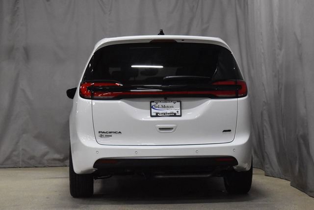 New 2026 Chrysler Pacifica Select image 8