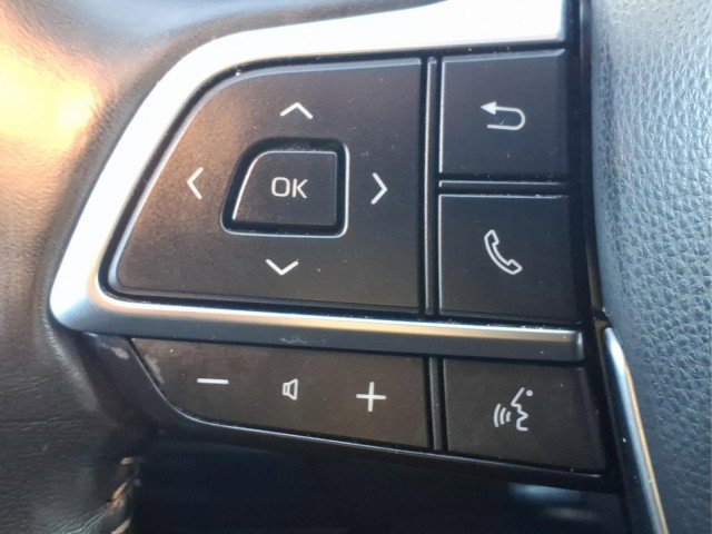 Used 2020 Toyota Highlander XLE image 21