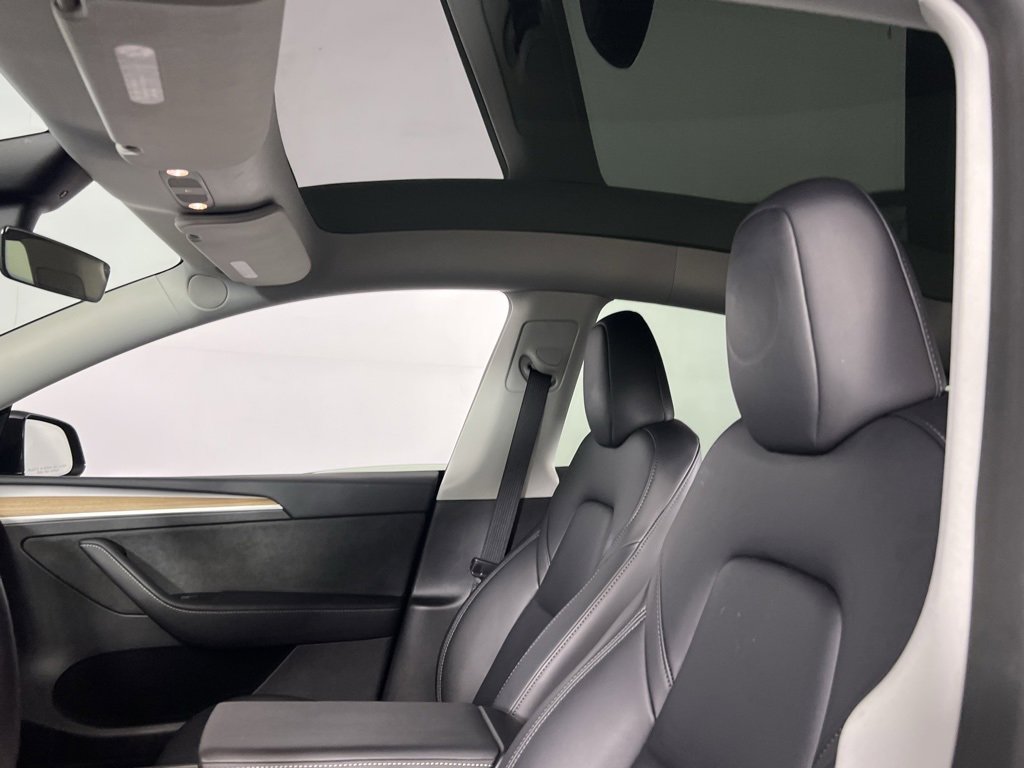Used 2025 Tesla Model Y Long Range image 24
