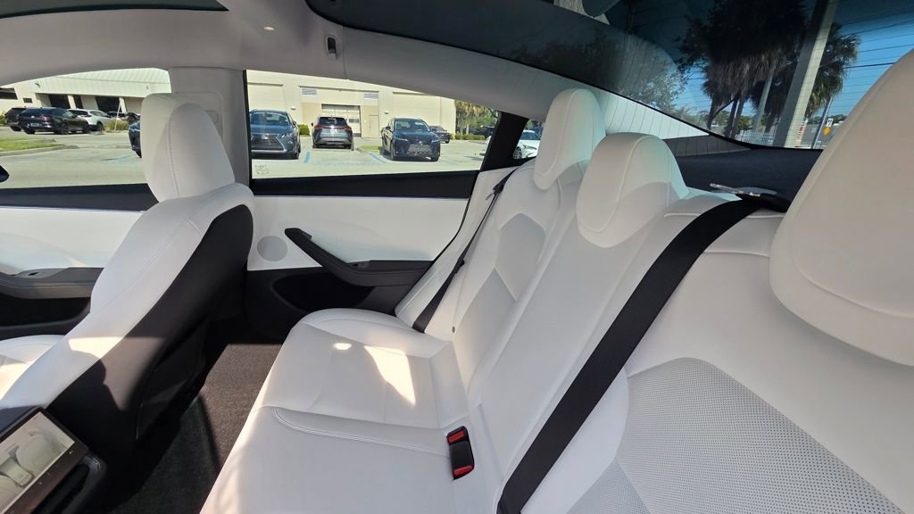 Used 2025 Tesla Model 3 Long Range RWD image 18