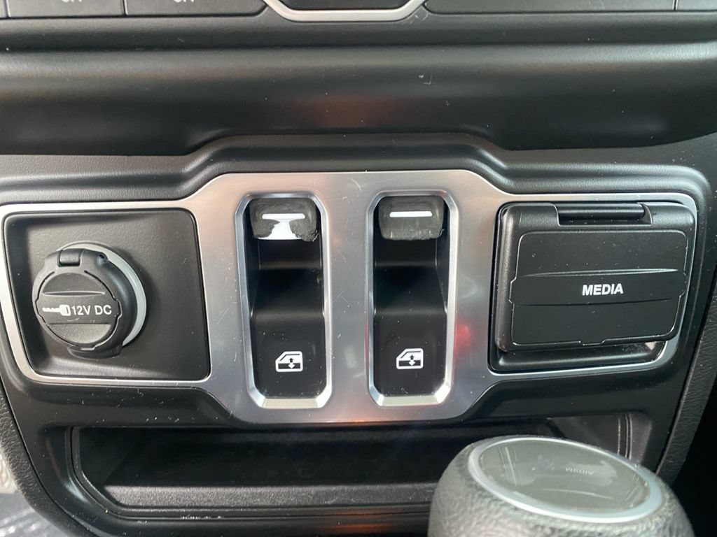 Used 2021 Jeep Wrangler Sport AWD/4WD image 18