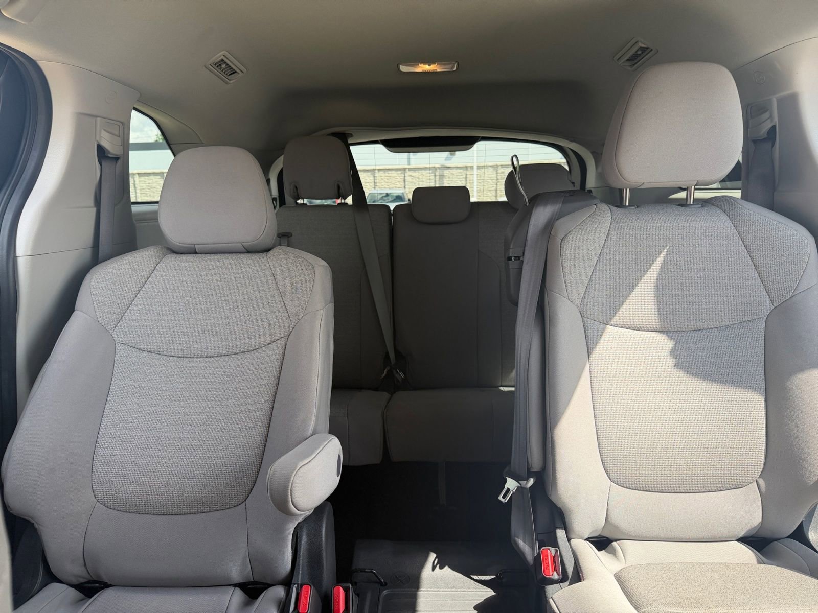 Certified 2024 Toyota Sienna LE image 24